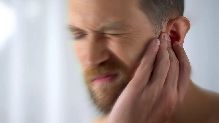 давит голову и шумит в ушах
