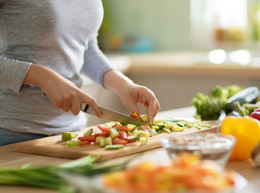 Как убрать жир на животе: многофакторный подход